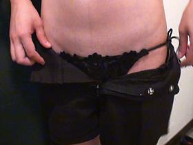 玄関先で宅配・集金のおばさんに誘惑されて　唾液手コキ濃厚フェラで抜いてくれた！4時間　サンプル画像13